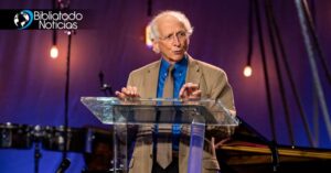 Lee más sobre el artículo ¿Dios le permite a Satanás alejar a las personas de una vida cristiana y disfrutar de los beneficios de la fe? Esto dijo John Piper